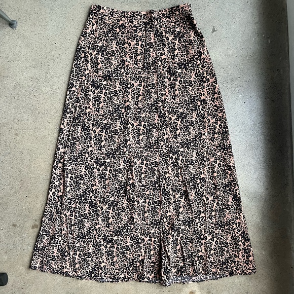 ARITZIA - Leopard Print Midi Slip Skirt - Picture 4 of 7